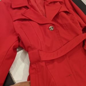 EUC. Trench coat, car length. L.